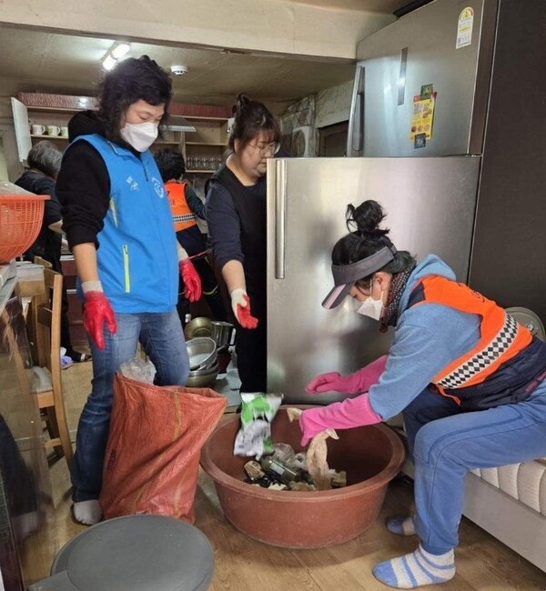 장성군 소식 — 장성군 “어렵기만 한 냉장고, 주방 정리… 서삼면이 함께합니다”