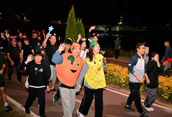 장성군 소식 — “달밤에 꽃강 러닝” 장성군 황룡강 가을꽃축제, 콘텐츠 경쟁력 빛...